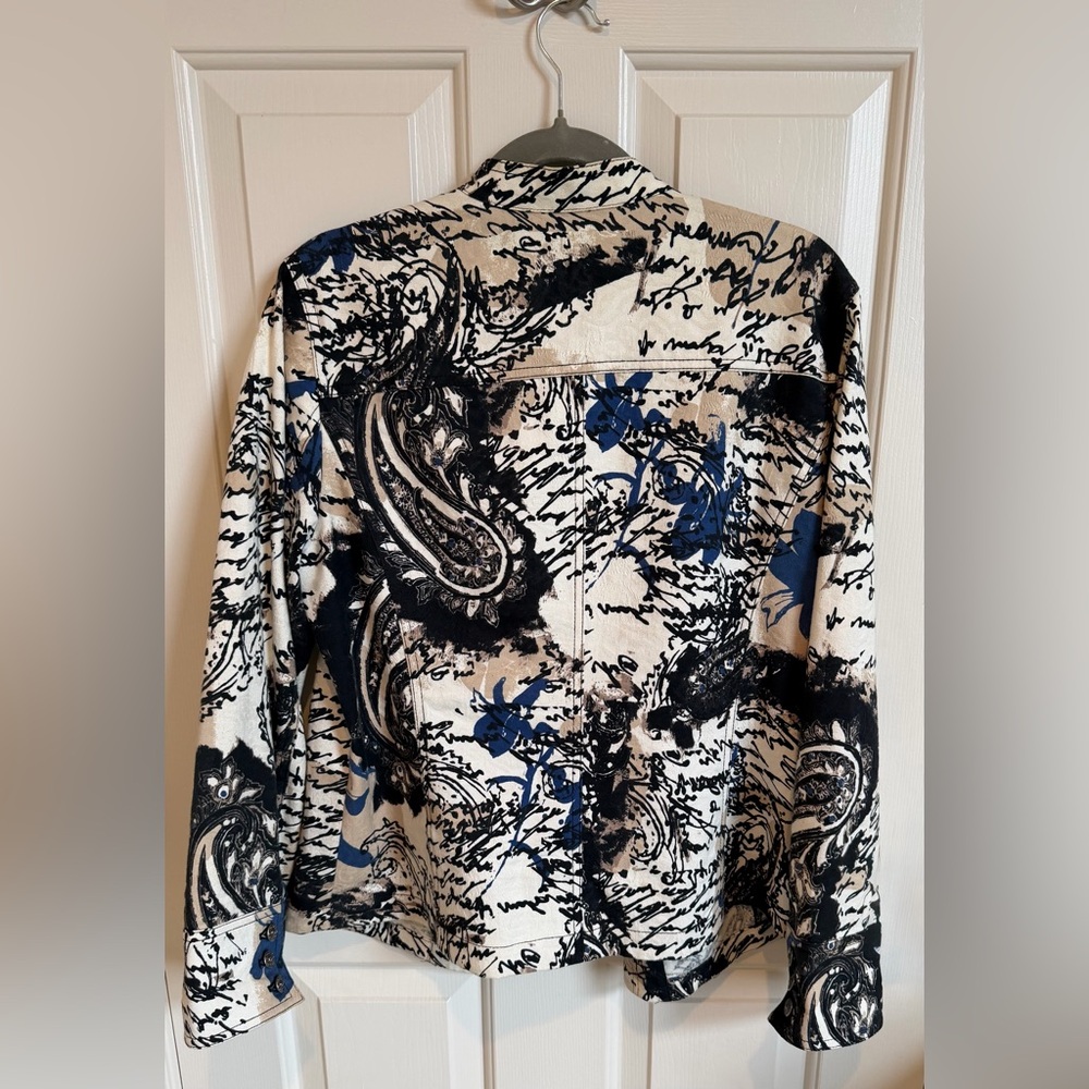 Amber Sun Women's Printed Jacket - Blue/Black/Cream Graphic/Floral. EUC - Picture 2 of 5